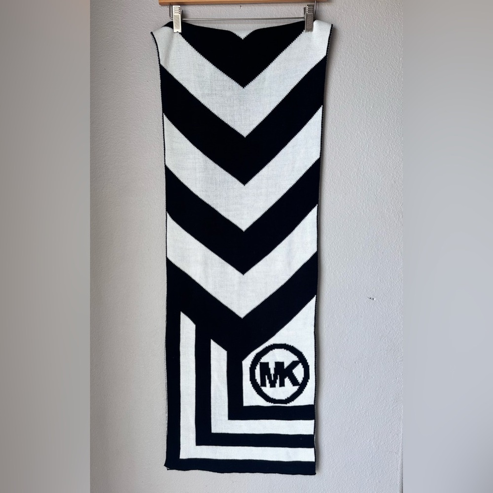 Michael Kors Chevron Stripe Logo Knit Scarf Black and White
